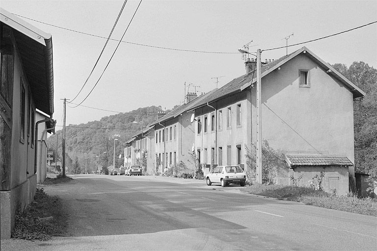 Baume les Dames (25) cité Champard. Base Mérimée IA25000268 © Région Franche-Comté, Inventaire du patrimoine