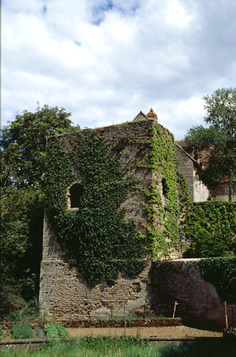 Ch&acirc;teau d'Etrabonne (25), tour Nord