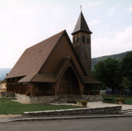 Eglise Lavancia (39) vue d'ensemble Façade Ouest - 09 1999 caue39 - LAVANCIA-EPERCY (39360)