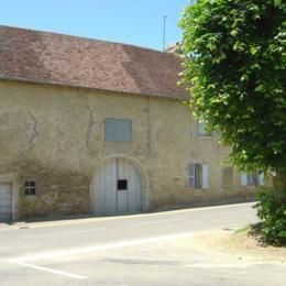 Lavans-les-Dole, Jura, juin 2004 caue39. Ferme bloc de volume simple - LAVANS-LES-DOLE (39700)
