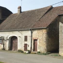 Montmirey-la-Ville, Jura, fév2008 caue39. Ferme bloc de volume simple - MONTMIREY-LA-VILLE (39290)