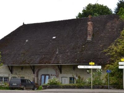 Belmont, Jura, juin 2013 caue39. Ferme bloc de volume simple - BELMONT (39380)