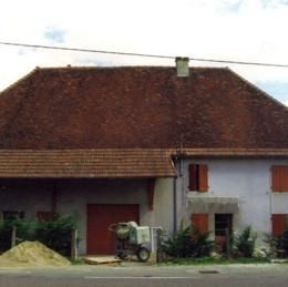 Villers-Farlay, Jura, juin 2001 caue39. Auvent sur exploitation - VILLERS-FARLAY (39600)