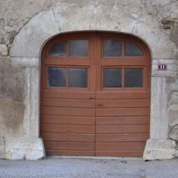 Porte d'écurie cintrée et chasse-roues, Octobre 2012 - LA RIXOUSE (39200)