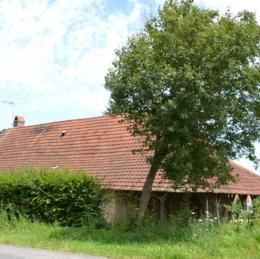 Chapelle-Voland, Jura, juil 2012 caue39. Ferme toiture basse - CHAPELLE-VOLAND (39140)