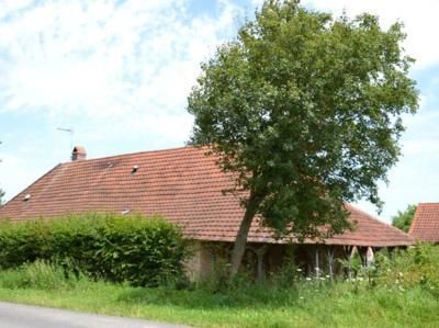 Chapelle-Voland, Jura, juil 2012 caue39. Ferme toiture basse - CHAPELLE-VOLAND (39140)