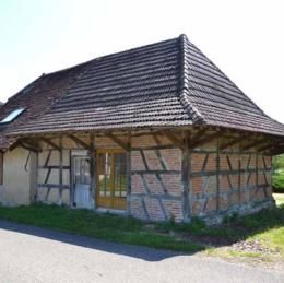 Chapelle-Voland, Jura, juil 2012 caue39. Ferme à colombages, coyaux, consoles - CHAPELLE-VOLAND (39140)