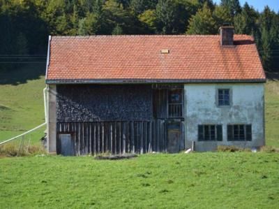 Bellecombe, Jura, Fév 2013 caue39. Maison pastorale de petit volume - BELLECOMBE (39310)