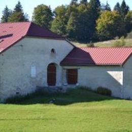 Lajoux, Jura, oct 2012 caue39. Maison pastorale de petit volume et son extension sur le mur pignon - LAJOUX (39310)