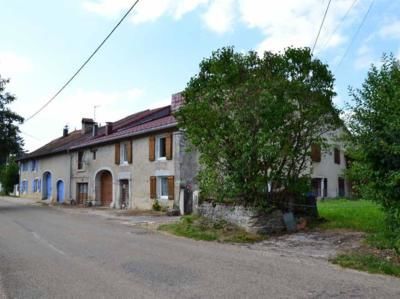 Entre-Deux-Monts, Jura, août 2012 caue39. La maison pastorale en gouttereau - ENTRE-DEUX-MONTS (39150)