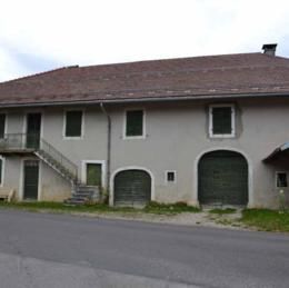 La maison pastorale en gouttereau, Portes d'écurie (à gauche), de grange (à droite), Octobre 2012, caue39 - FORT-DU-PLASNE (39150)
