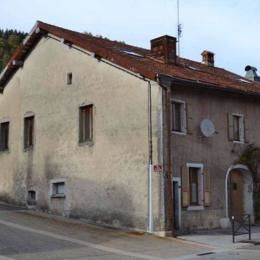La Rixouse, Jura, oct 2012 caue39. La maison pastorale en gouttereau - LA RIXOUSE (39200)