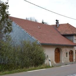 La Chaumusse, Jura, oct 2012 caue39. La maison pastorale en gouttereau. - LA CHAUMUSSE (39150)