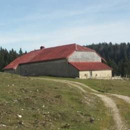 Lajoux, Jura, nov 2006 caue39. Le chalet d'alpage. Faîtage allongé - LAJOUX (39310)