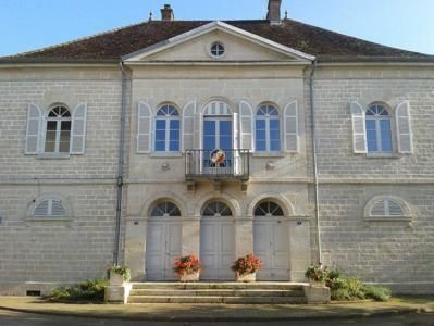 31. Desnes, Jura, oct 2014 caue39. Mairie