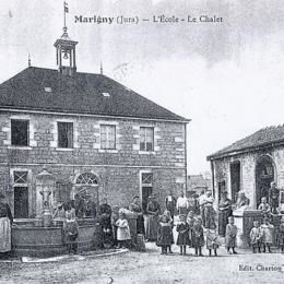 Marigny, Jura, non daté, carte postale ancienne. Ecole et mairie - MARIGNY (39130)
