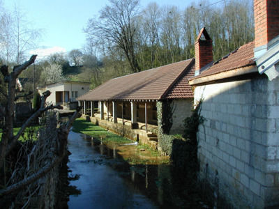 Choye, Haute-Saône, fév 2003 caue70 : fontaine-lavoir, architecte Christophe Colard - CHOYE (70700)