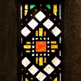 Eglise Sainte-Anne, Tavaux (39), janv 2017 caue39 : vue intérieure - détail vitrail - TAVAUX (39500)