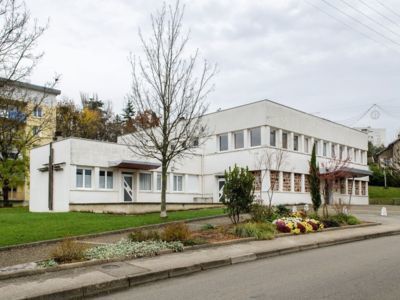 Chapelle Saint-Luc, 1968, Cencelme architecte, Lons le Saunier (39), avril 2017 caue39 :  vue générale extérieure - LONS-LE-SAUNIER (39000)