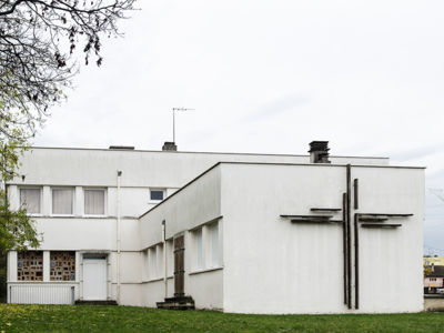 Chapelle Saint-Luc, 1968, Cencelme architecte, Lons le Saunier (39), avril 2017 caue39 :  bâtiment annexe à l'église - LONS-LE-SAUNIER (39000)