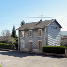 <p>Pont-du-Navoy, Jura, avril 2011 CAUE39 : ancienne gare</p> - PONT-DU-NAVOY (39300)
