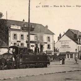 <p>Lure, Haute-Sa&ocirc;ne, Archives d&eacute;partementales 70 : Place de la Gare, carte postale ancienne</p> - LURE (70200)