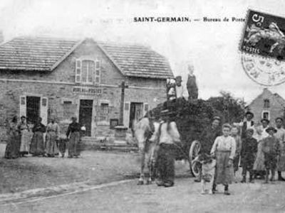 <p>Saint-Germain, Haute-Sa&ocirc;ne, Archives d&eacute;partementales 70 : le bureau de Poste, carte postale ancienne</p> - SAINT-GERMAIN (70200)