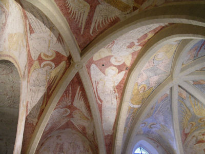 <p>Eglise Saint-L&eacute;ger (XIIe/XIVe si&egrave;cles, inscrit &agrave; l'inv. sup.) - int&eacute;rieur choeur d&eacute;tail voutains peinture murales (restautation int&eacute;rieure simon buri architecte), mars 2006 simon buri phot. / CAUE39</p> - LES TERRES-DE-CHAUX (25190)