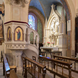 <p>Eglise Saint-Cloud (XVIe si&egrave;cle, inscrit &agrave; l'inv. sup.) - int&eacute;rieur, chaire, chapelle (restauration simon buri architecte), oct 2017 sandrine Rivi&egrave;re phot. / CAUE39</p> - MAYNAL (39190)
