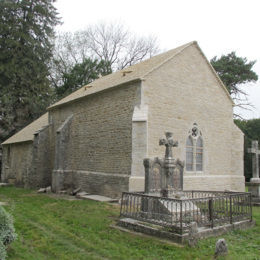 <p>Chapelle Saint-Etienne de Coldre (XIVe si&egrave;cle, inscrit &agrave; l'inv. sup.) - ext&eacute;rieur chevet (restauration toiture simon buri architecte, commune de Perrigny ma&icirc;tre d'ouvrage), cimeti&egrave;re, avril 2010 simon buri phot. / CAUE 39</p> - BRIOD (39570)