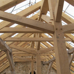 <p>Chapelle Saint-Etienne de Coldre (XIVe si&egrave;cle, inscrit &agrave; l'inv. sup.) - charpente chantier (restauration toiture simon buri architecte, commune de Perrigny ma&icirc;tre d'ouvrage), janv 2010 simon buri phot. / CAUE 39</p> - BRIOD (39570)