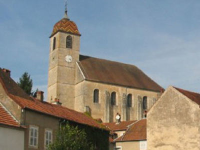 Eglise-halle de la Nativité, édifiée à partir de 1751.
Composée d’une nef à trois vaisseaux séparés par une double rangée de colonnes à ordre dorique et voûtée d’arêtes.
Photo 2005 caue70 - RUPT-SUR-SAONE (70360)