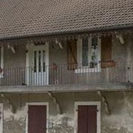 <p>Coursive et avanc&eacute;e de toiture port&eacute;es sur consoles sculpt&eacute;es, Ronchamp (70). Base M&eacute;rim&eacute;e IA70000151 &copy; R&eacute;gion Franche-Comt&eacute;, Inventaire du patrimoine</p> - RONCHAMP (70250)