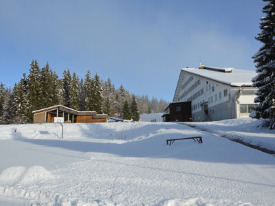 <p>Les Jacobeys - Centre de vacances (1964) - Fa&ccedil;ade ouest - Acc&egrave;s services - Centre &eacute;questre (2017 caue39)</p> - PREMANON (39220)