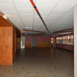 <p>Les Jacobeys - Centre de vacances (1964) - Salle de restauration - Vue int&eacute;rieure (2017 caue39)</p> - PREMANON (39220)