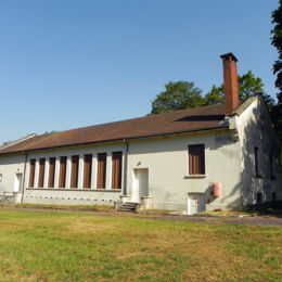 <p>Colonie de Saint-Ouen (1954), Gymnase (2017 caue39)</p> - CLAIRVAUX-LES-LACS (39130)