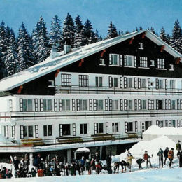 <p>Ecole des neiges PEP39 (1959), le chalet principal dans les Ann&eacute;es 70, Lamoura 39 (caue39)</p> - LAMOURA (39310)
