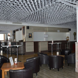<p>Village vacances Station des Rousses (1967), le salon-bar, Lamoura 39, (2017 caue39)</p> - LAMOURA (39310)