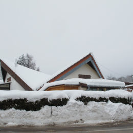 <p>Les Pagotins, village "Gais loisirs" (1964, 2e tranche vers 1980), mod&egrave;le de quadrupl&eacute;s, avec extension et haie (12 2017 caue25)</p> - METABIEF (25370)