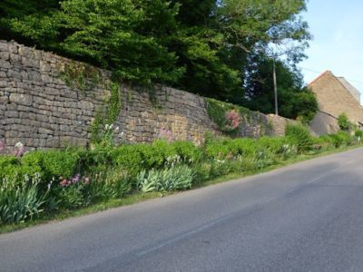 Mur pierre sèche entrée village 05 2022 caue39 - MONTAIGU (39570)