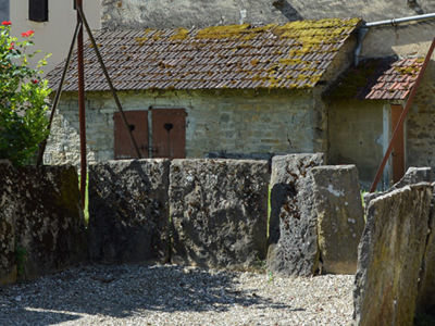 pierres levées village caue39 mai 2022 - LE VERNOIS (39210)