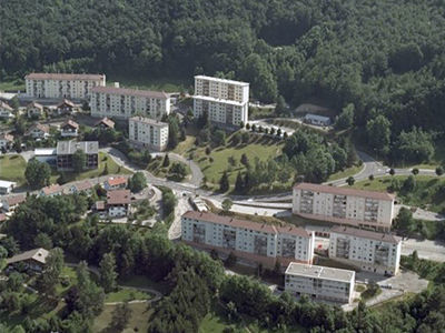  Immeubles à Morez, Hauts-de-Bienne, vue aérienne photo CAUE39 12 2002 - MOREZ (39400)