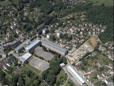 Lycée Jean-Michel, vue aérienne, photo 2002 caue39 - LONS-LE-SAUNIER (39000)