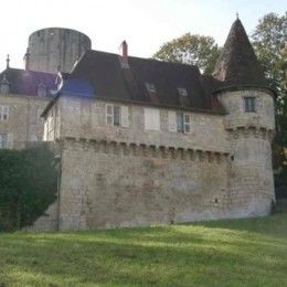 Le château se compose d’un ensemble de bâtiments dont la construction s'étale du XIIème au XIXème siècles. L’un de ces bâtiments est un pavillon de chasse de style néogothique, aux fenêtres ornées de vitraux. 
On retrouve également une gentilhommière, une ferme de style italien et une serre-orangerie.

 - RUPT-SUR-SAONE (70360)